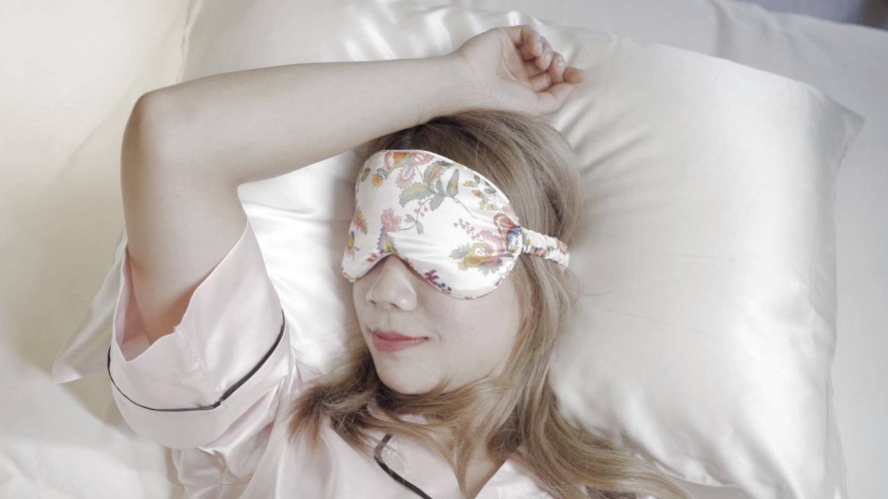Hot Sale poly satin soft Sleep Mask Eye Blindfold With Elastic Strap Print design